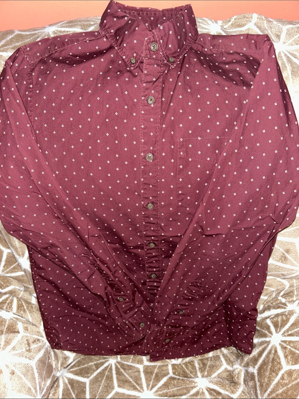 American Eagle Outfitters Men's Burgundy Button-Down Shirt with Micro Dot Print